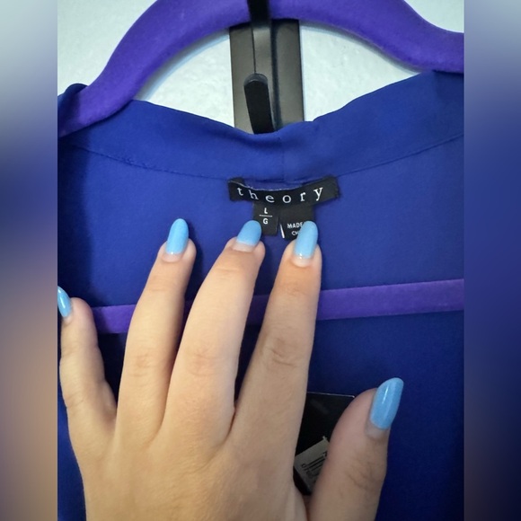 NEW Theory Laurel 100% Silk Blouse Sleeveless Cowl Size Large Blue NWT - Picture 3 of 7